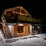 Naturstammhaus-blockhaus *
