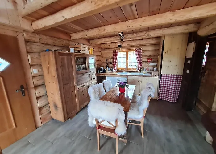 Naturstammhaus-blockhaus