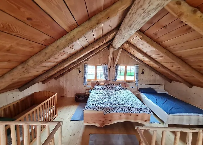 Naturstammhaus-blockhaus